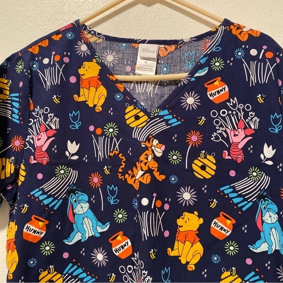 Disney Winnie The Pooh Scrub Top Women’s‎ Size Medium Cotton Pullover - Picture 1 of 8